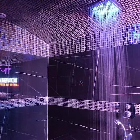 Apartment Le Majestic Loveroom Jacuzzi Et Hammam *